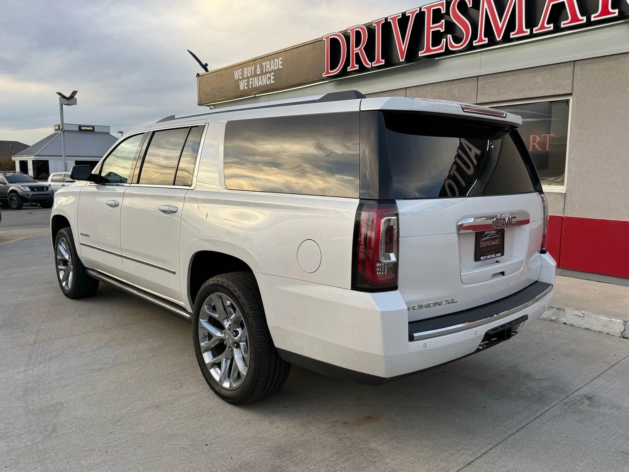 Used 2019 GMC Yukon XL Denali w/ Denali Ultimate Package image 4