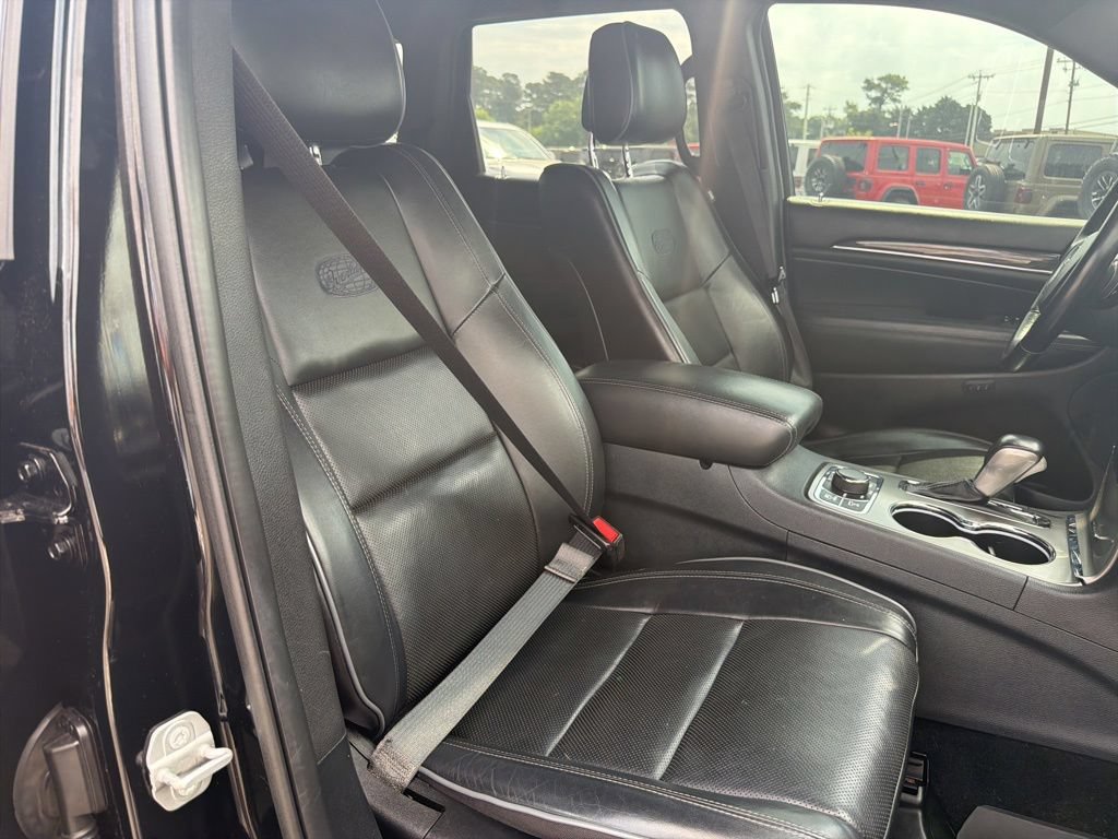 Used 2020 Jeep Grand Cherokee Overland AWD/4WD image 25