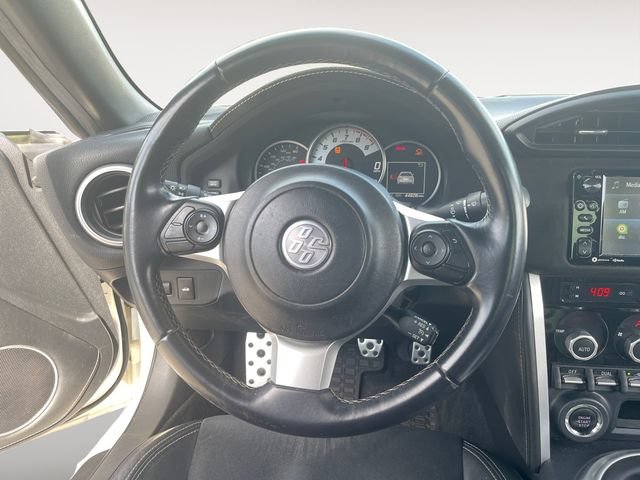 Used 2018 Toyota 86 RWD image 12