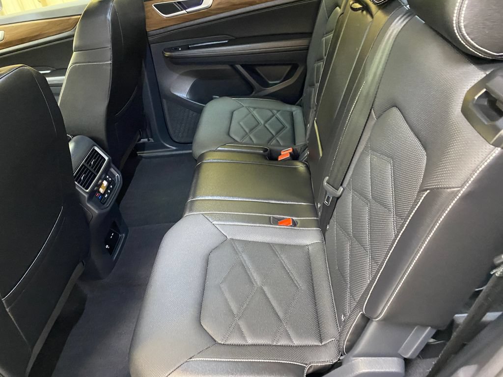 Used 2025 Volkswagen Atlas SE FWD image 22