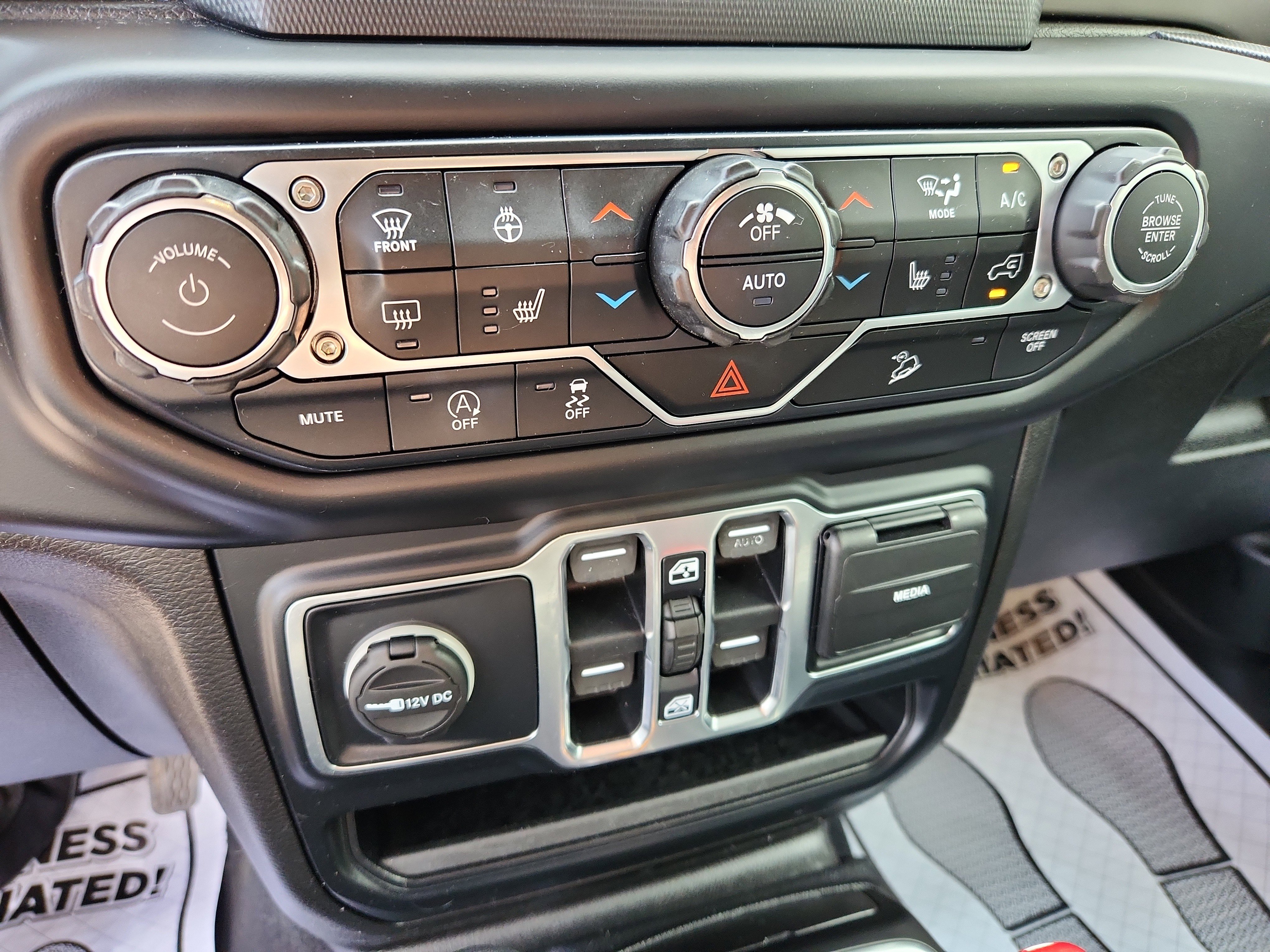 Used 2019 Jeep Wrangler Unlimited Sport S image 33