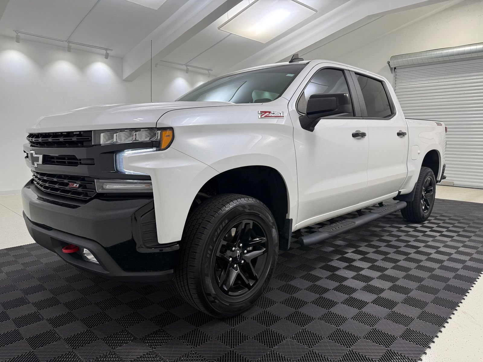 Used 2021 Chevrolet Silverado 1500 LT Trail Boss w/ Convenience Package II AWD/4WD image 3