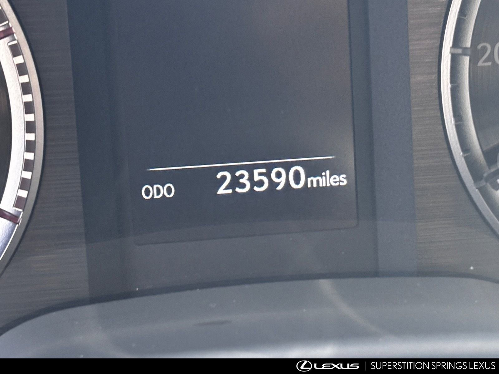 Used 2023 Lexus GX 460 Premium w/ Accessory Package image 8