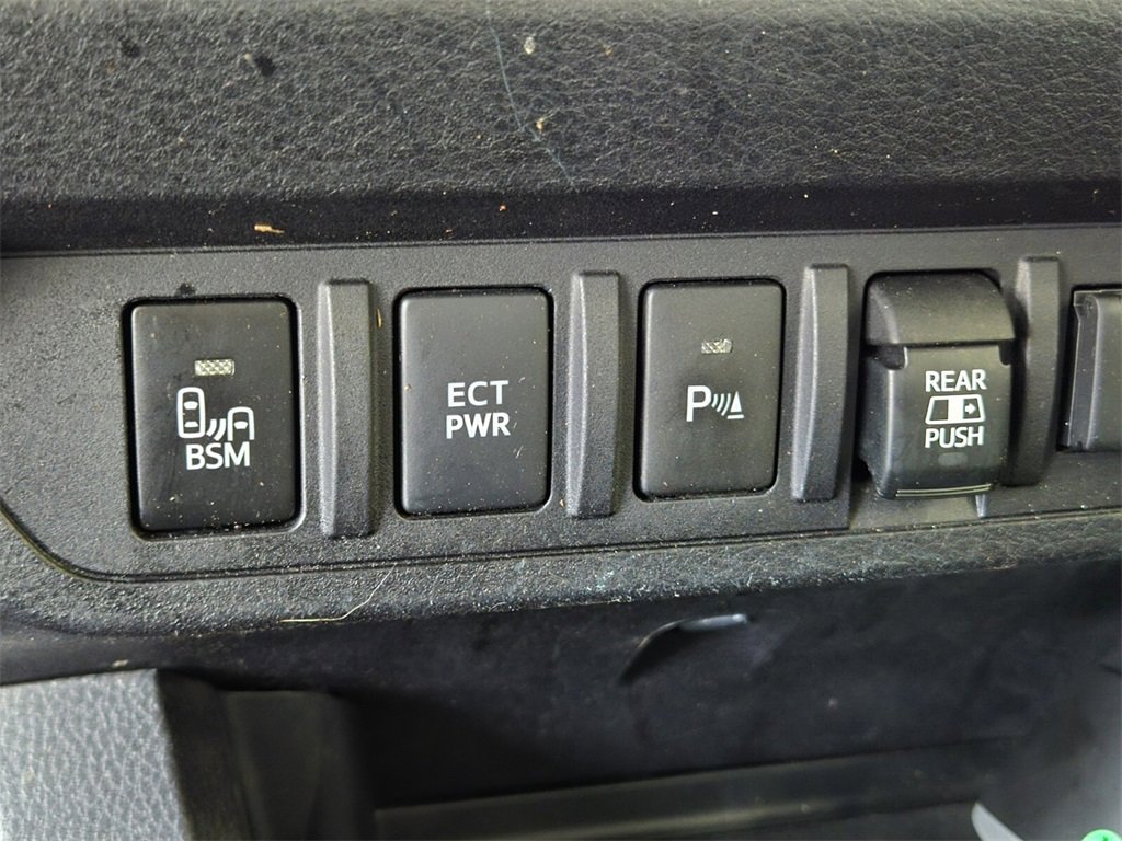 Used 2022 Toyota Tacoma TRD Sport w/ Technology Package image 29