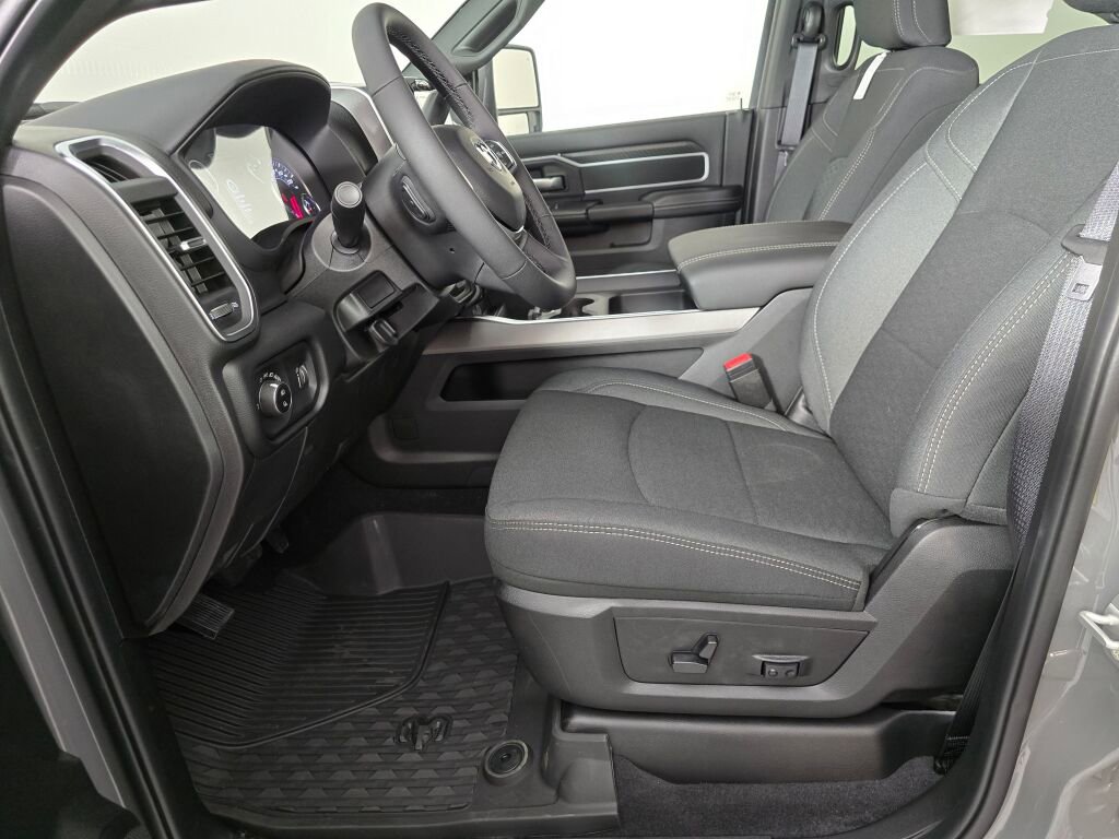 New 2025 RAM 3500 Big Horn image 16