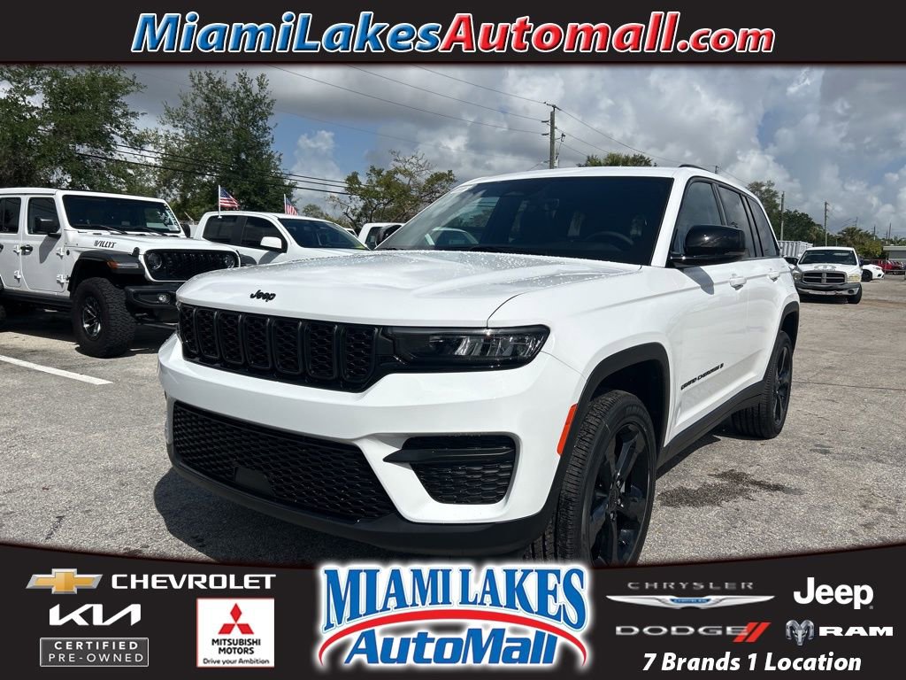Used 2025 Jeep Grand Cherokee Altitude