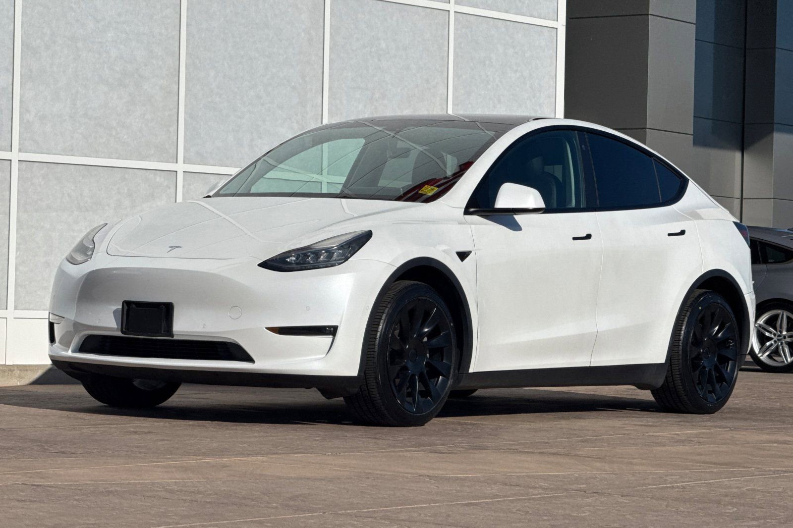 Used 2021 Tesla Model Y Long Range image 8