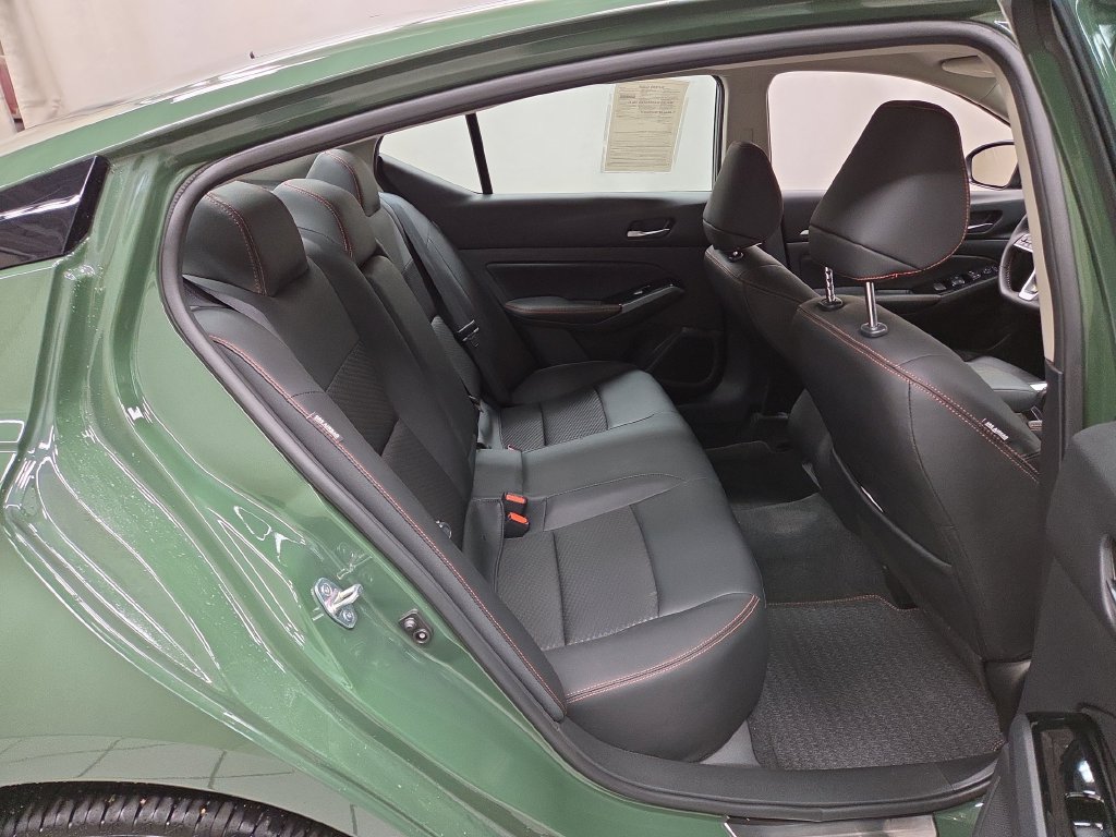 Used 2025 Nissan Altima 2.5 SR AWD/4WD image 9