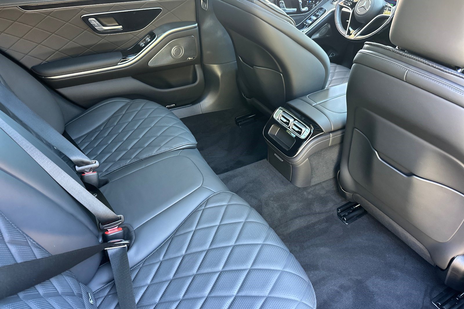 Used 2025 Mercedes-Benz S 580e 4MATIC Sedan image 32