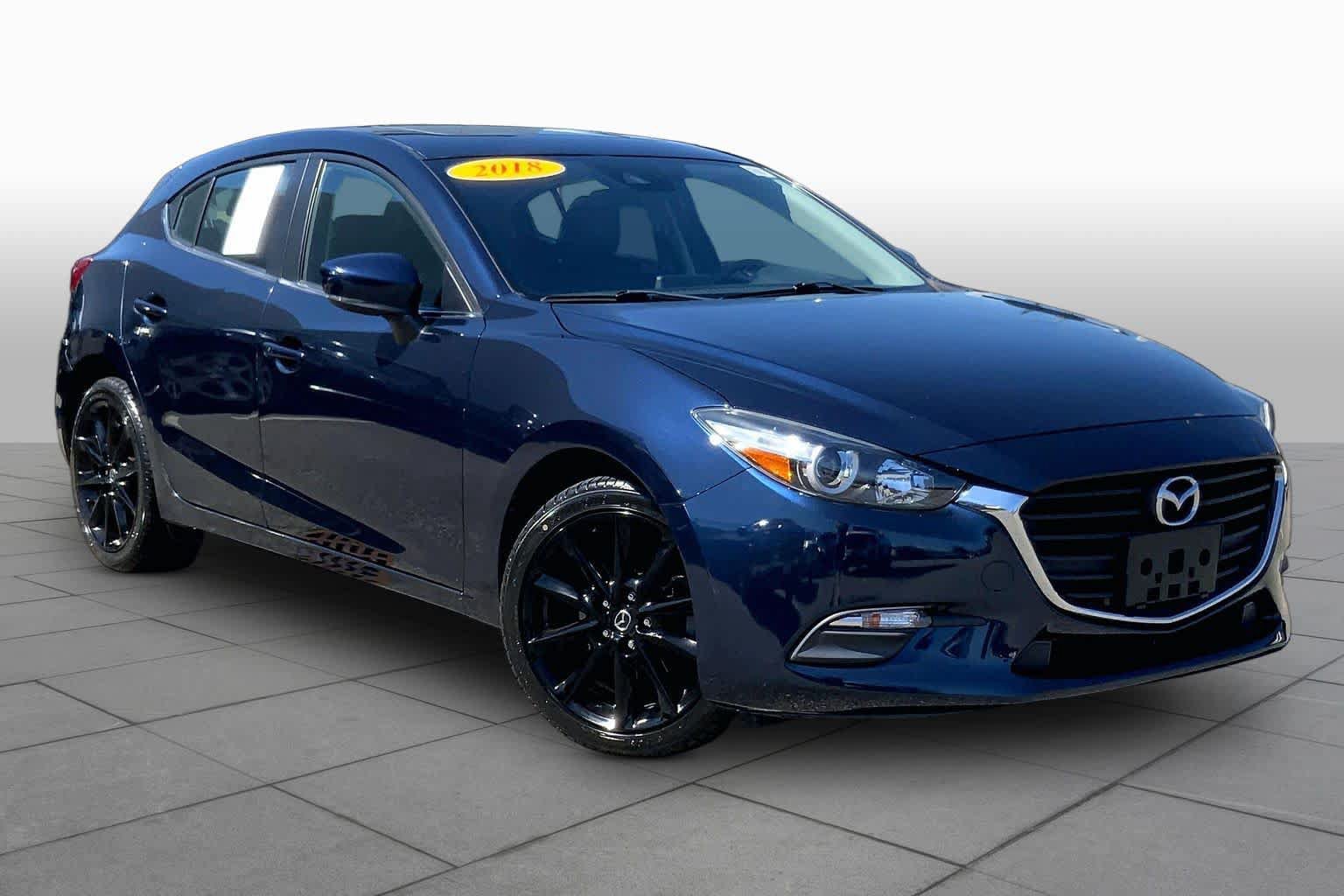 Used 2018 MAZDA MAZDA3 Touring FWD image 3