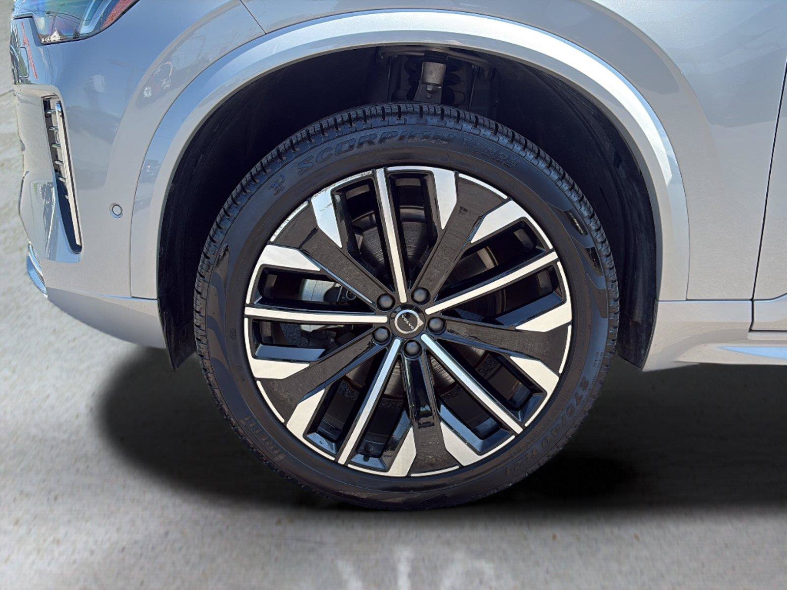 Used 2025 Volvo XC90 B6 Plus AWD/4WD image 50