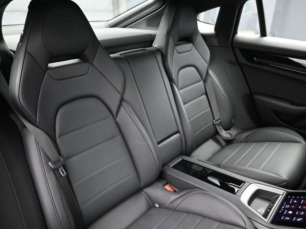 Certified 2025 Porsche Panamera image 27