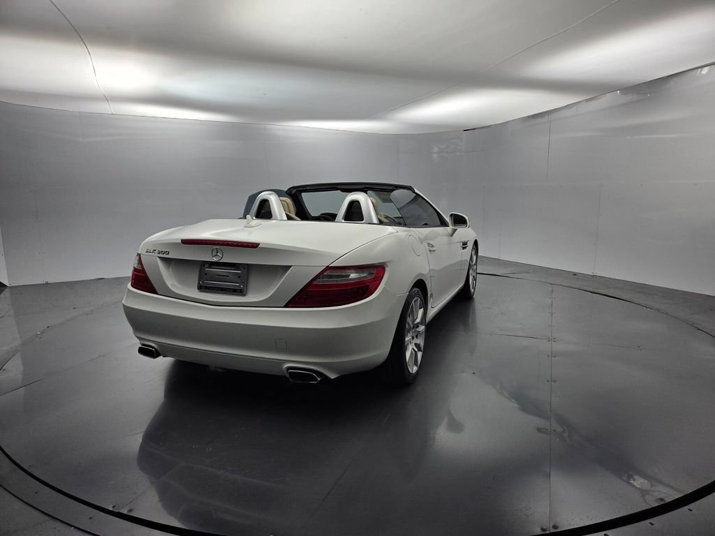 Used 2016 Mercedes-Benz SLK 300 image 11