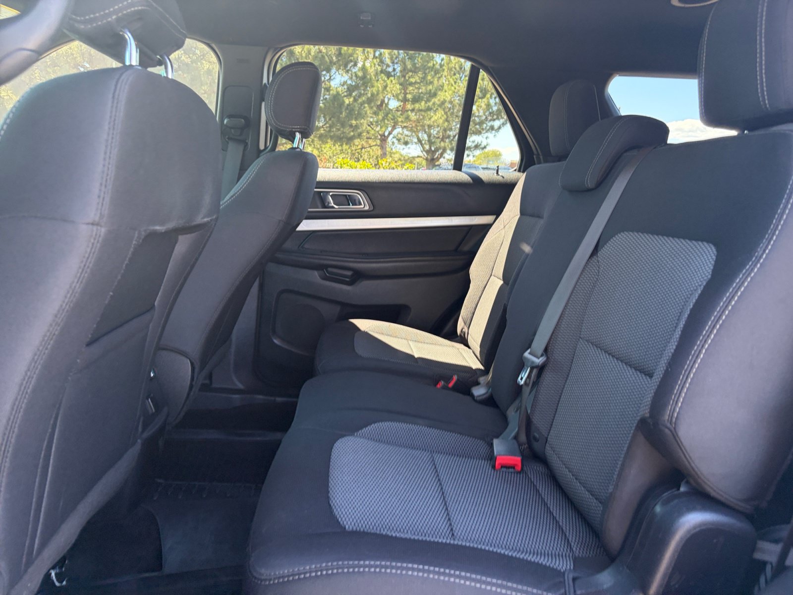 Used 2017 Ford Explorer XLT AWD/4WD image 16