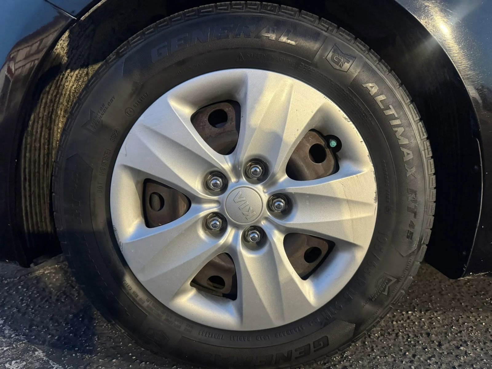 Used 2016 Kia Forte LX FWD image 17