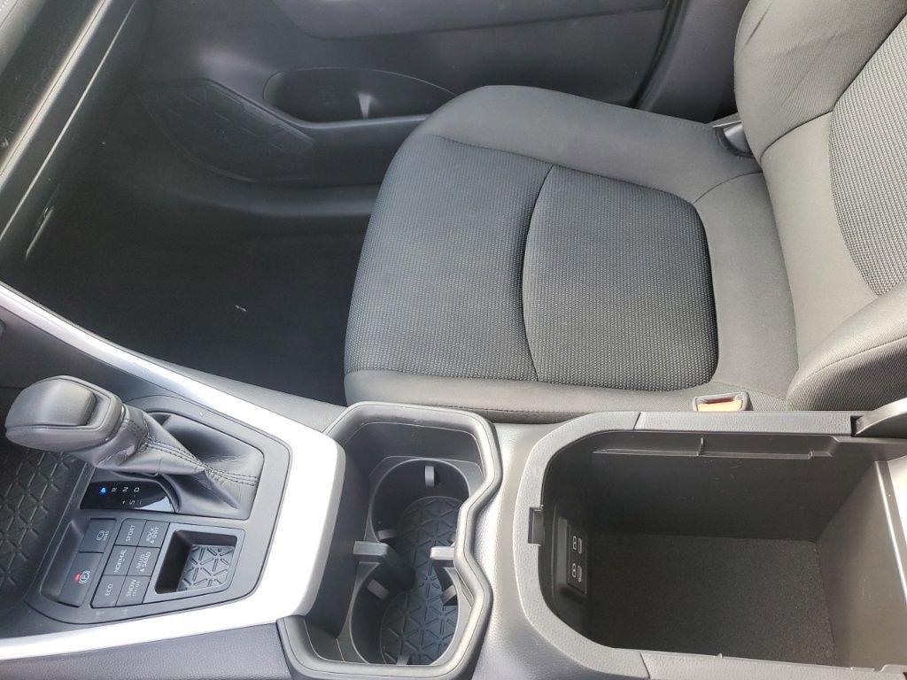 Used 2024 Toyota RAV4 LE image 24