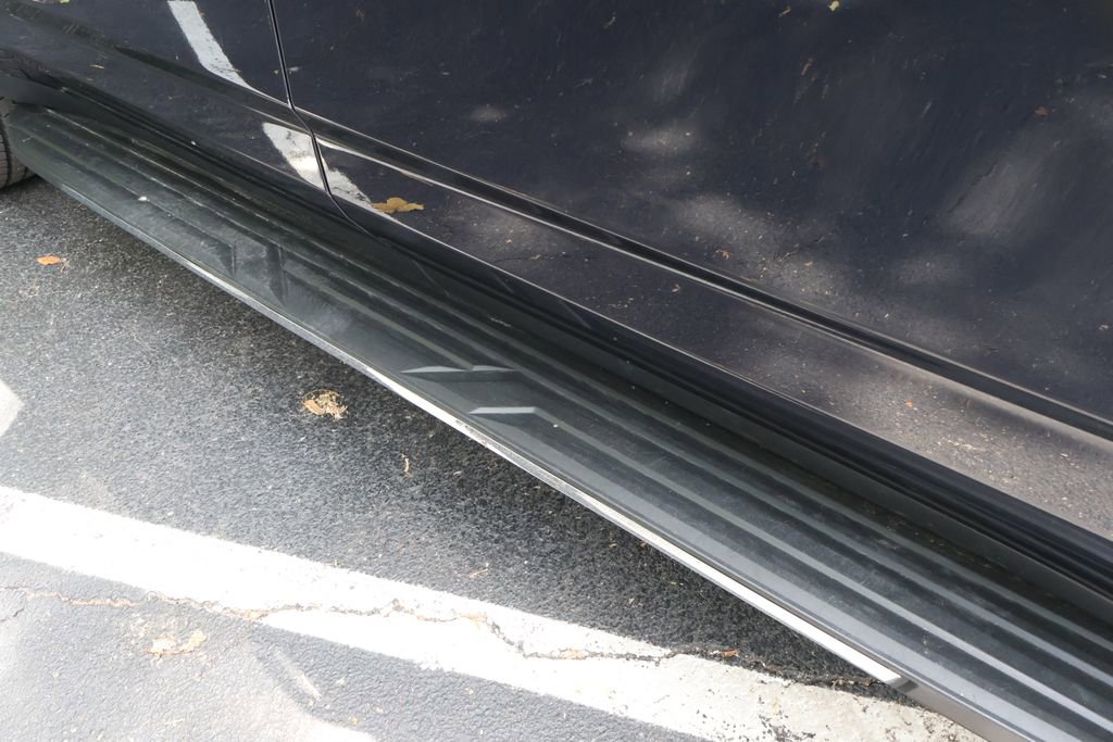 Certified 2024 Chevrolet Suburban Premier AWD/4WD image 16
