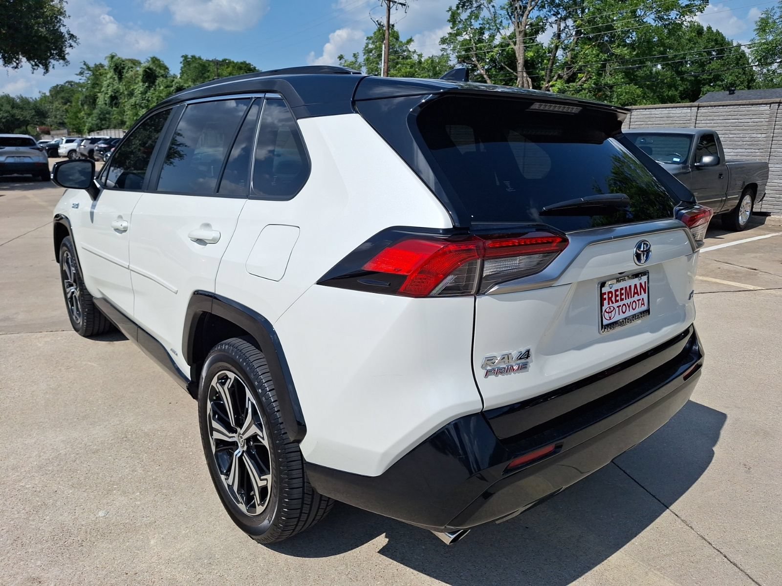 Used 2022 Toyota RAV4 XSE AWD/4WD image 4