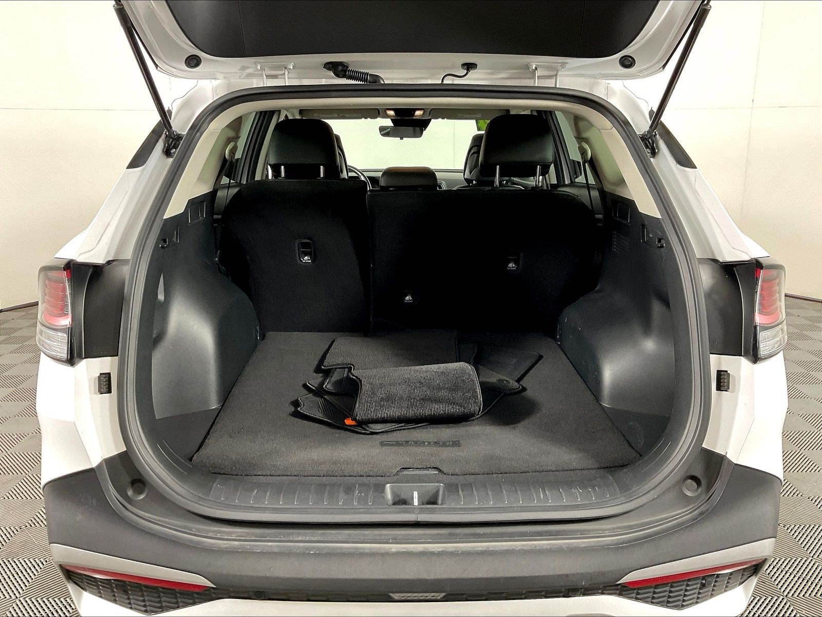 Used 2024 Kia Sportage EX FWD image 34