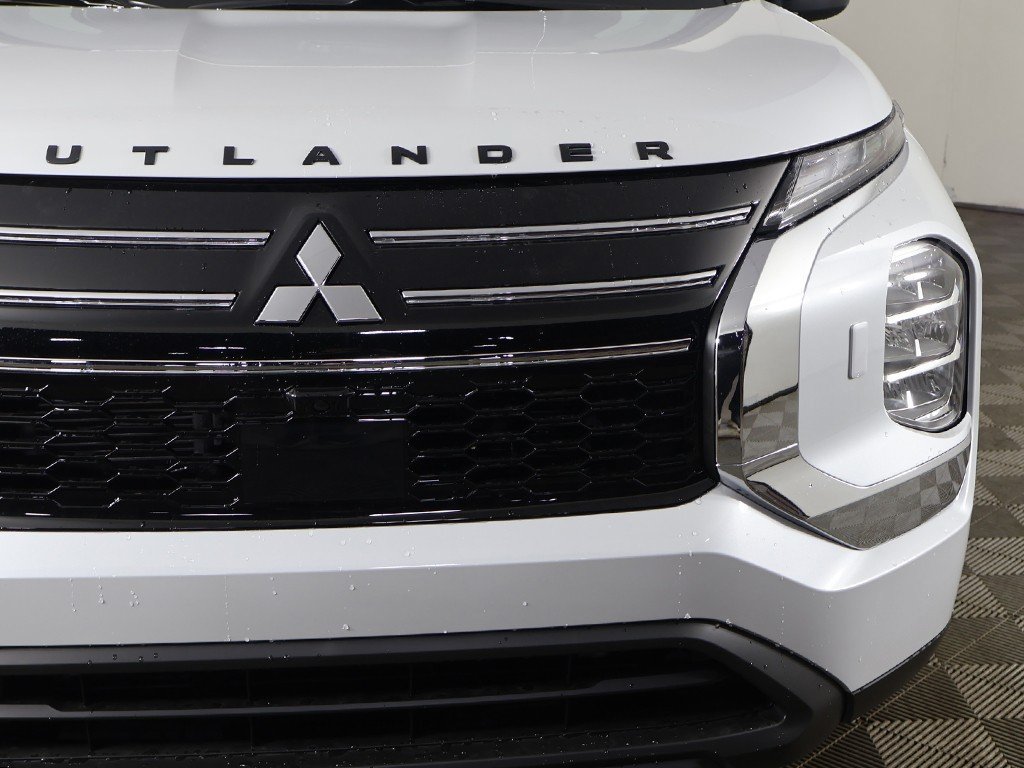 New 2026 Mitsubishi Outlander ES AWD/4WD image 14