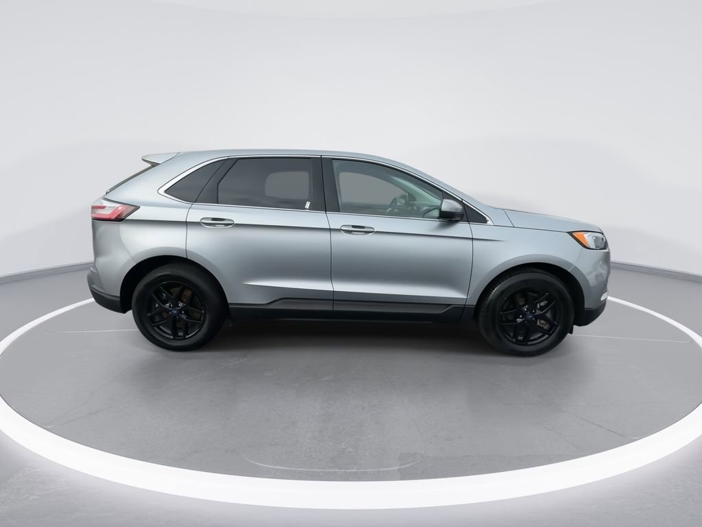 Used 2022 Ford Edge SEL image 9
