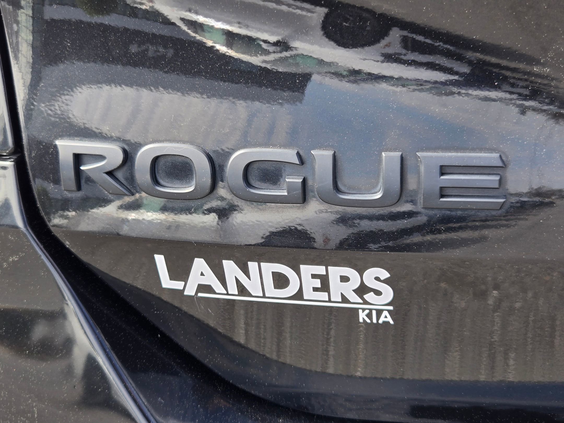 Used 2018 Nissan Rogue SV w/ Premium Package image 38