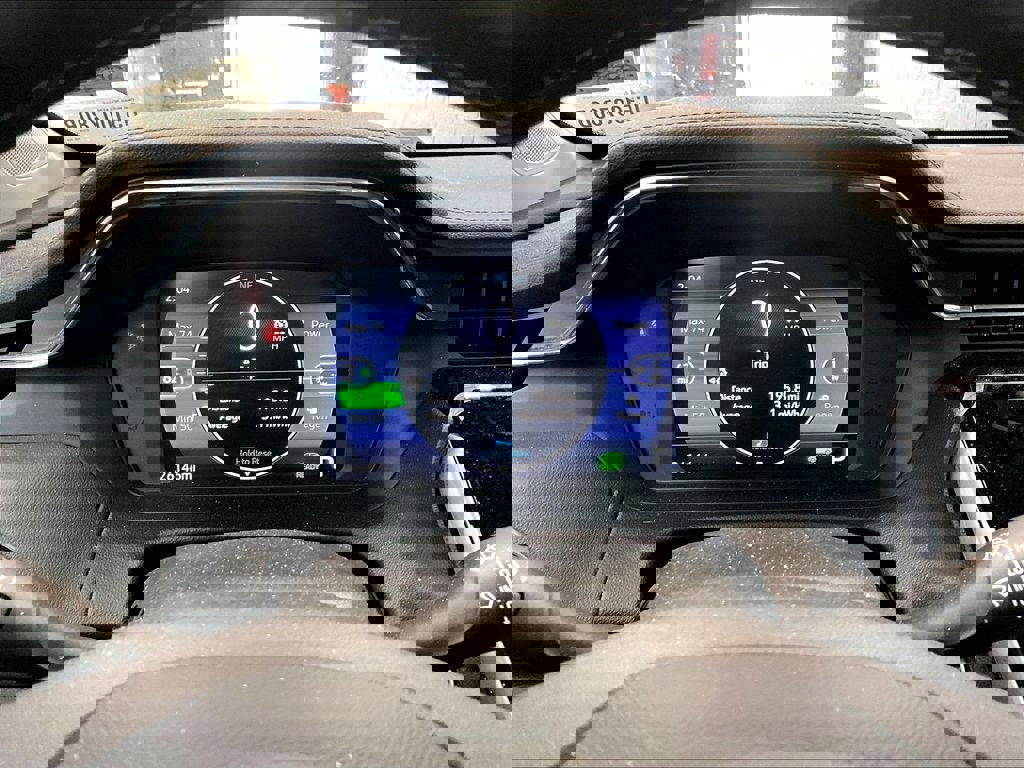 Used 2023 Chevrolet Bolt EUV LT w/ Comfort Package image 13