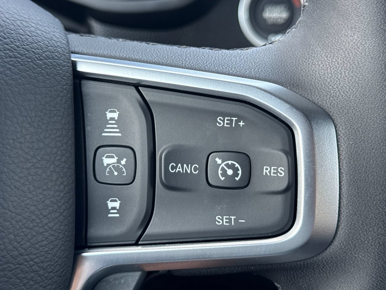 Used 2025 RAM 1500 Big Horn AWD/4WD image 24