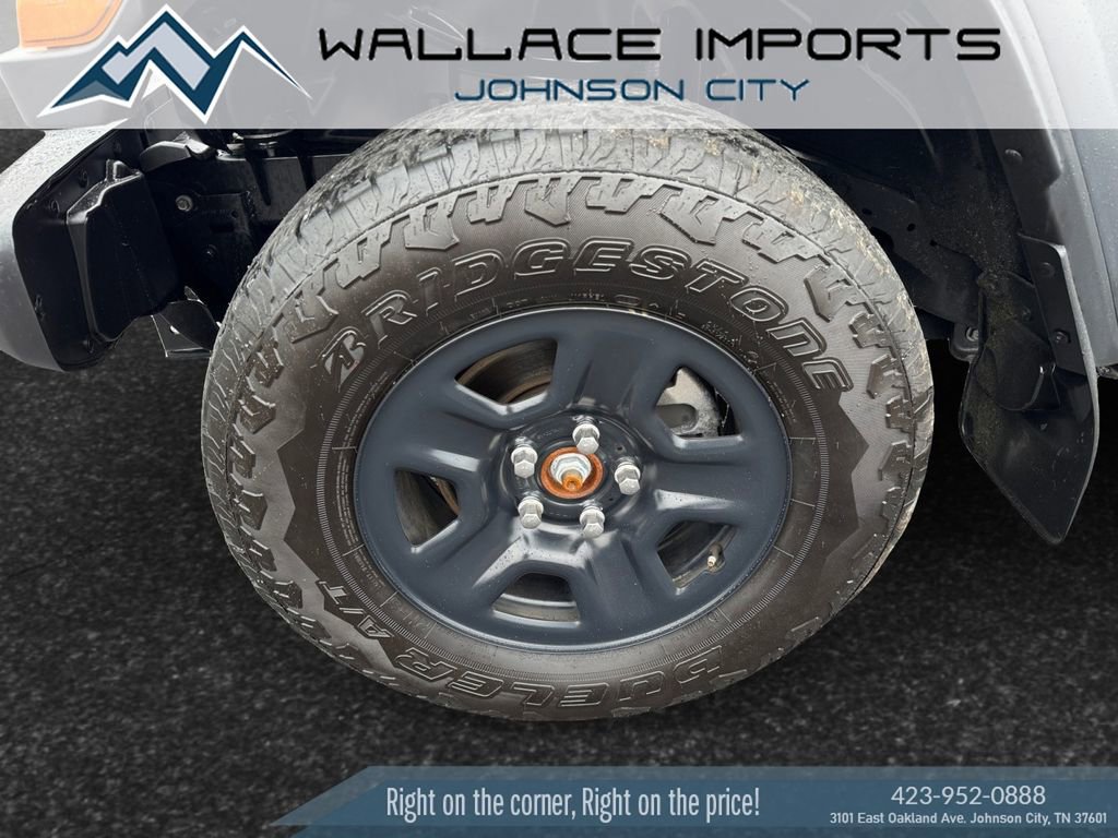 Used 2024 Jeep Gladiator Sport AWD/4WD image 9