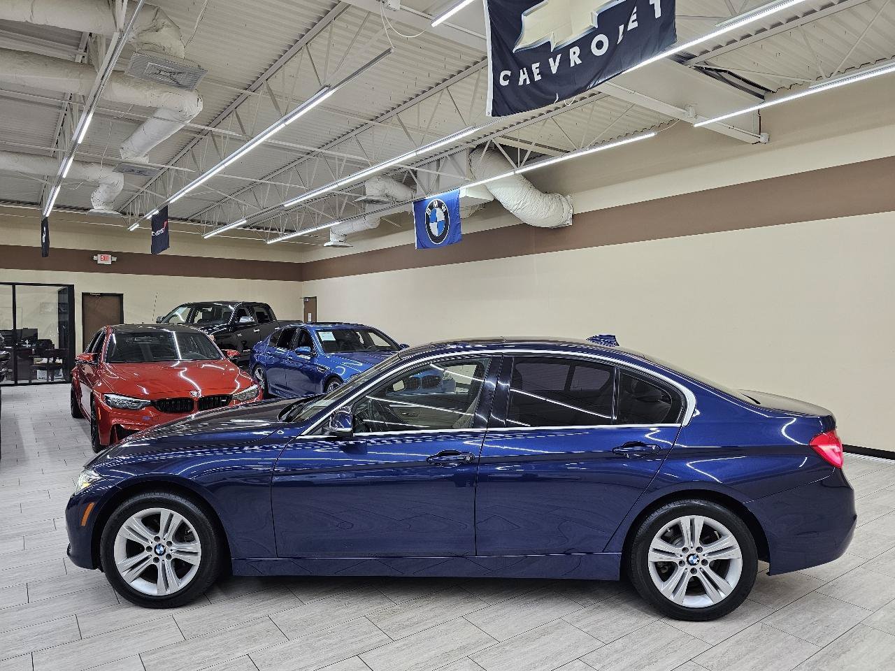 Used 2017 BMW 330i xDrive Sedan AWD/4WD image 9