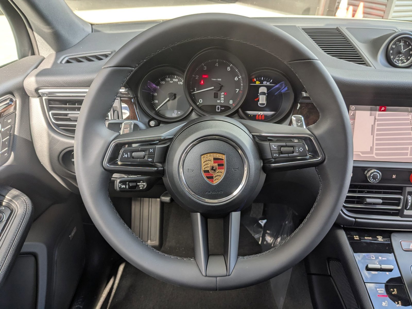 New 2026 Porsche Macan image 15