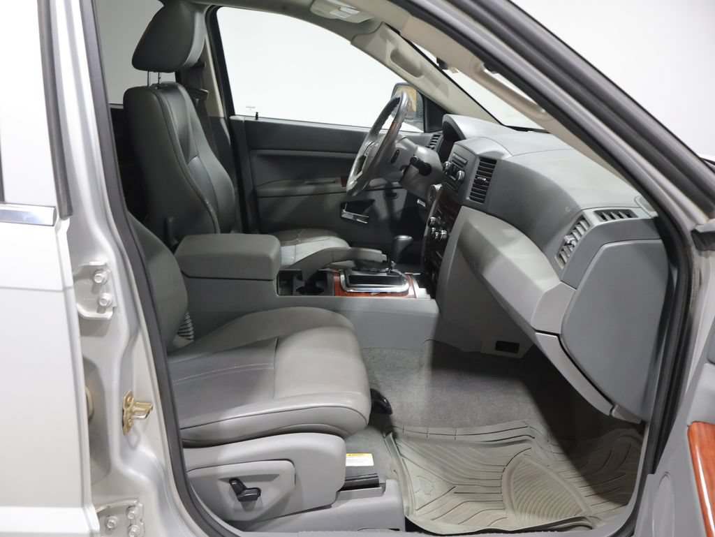 Used 2005 Jeep Grand Cherokee Limited RWD image 14