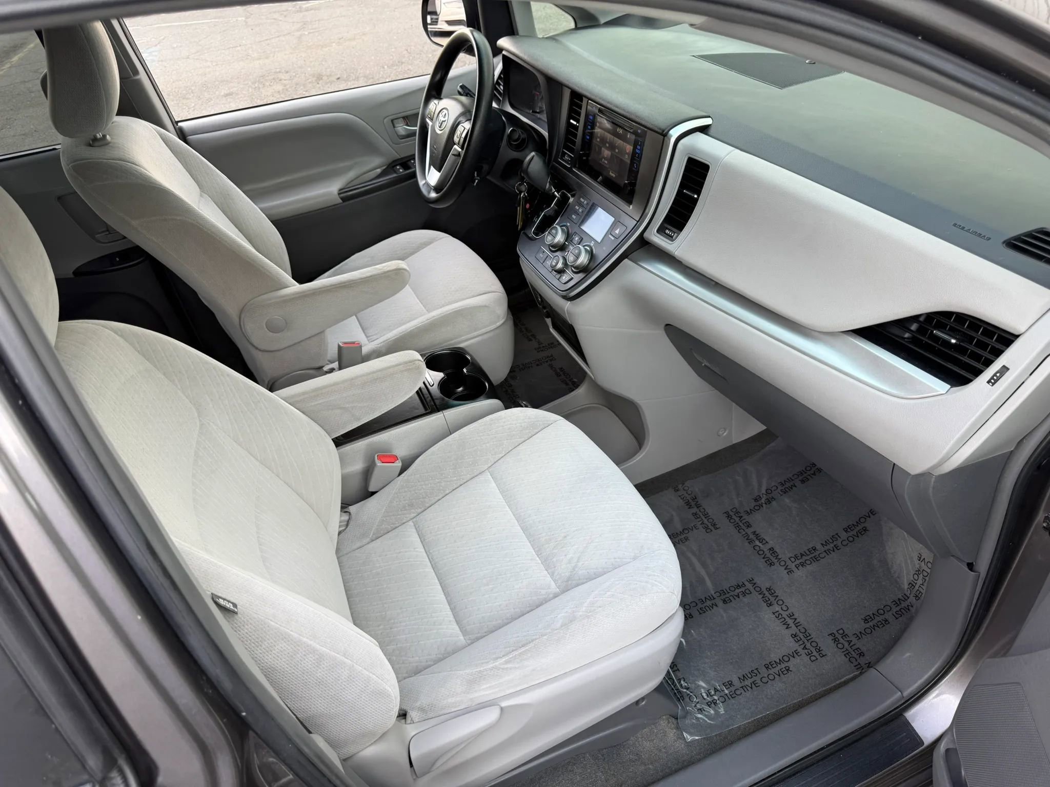 Used 2015 Toyota Sienna LE FWD image 15