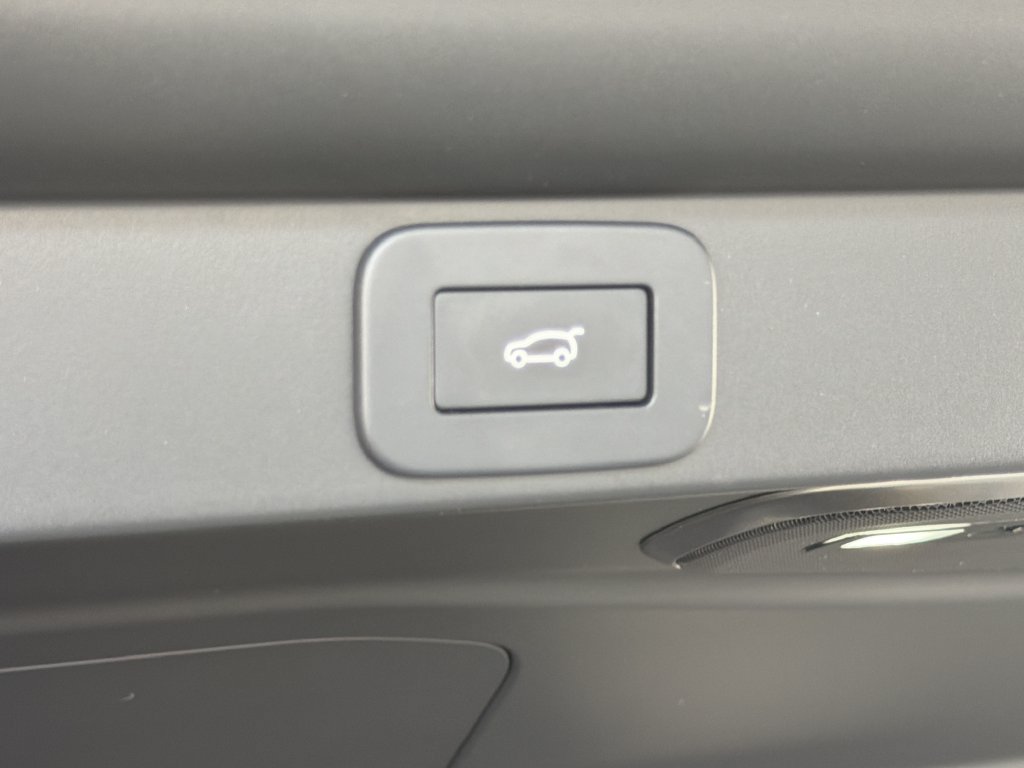 Used 2023 Land Rover Range Rover First Edition AWD/4WD image 12