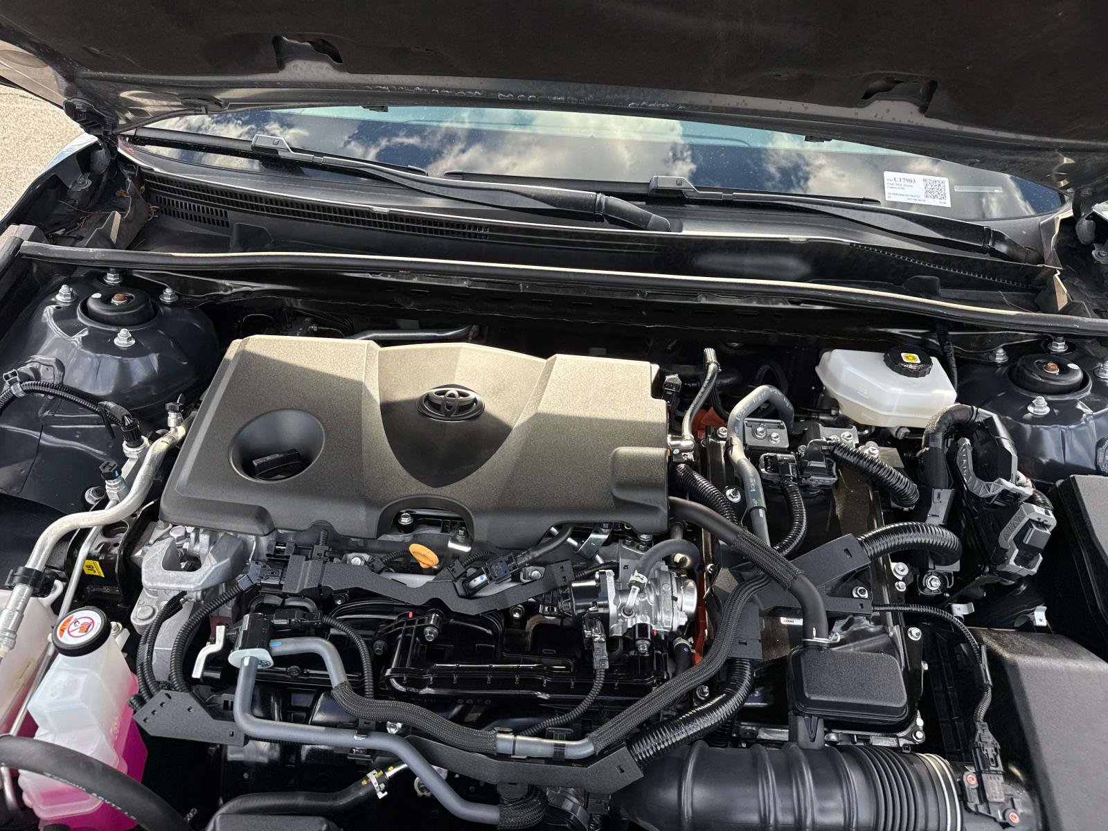 Used 2025 Toyota Camry XLE AWD/4WD image 9