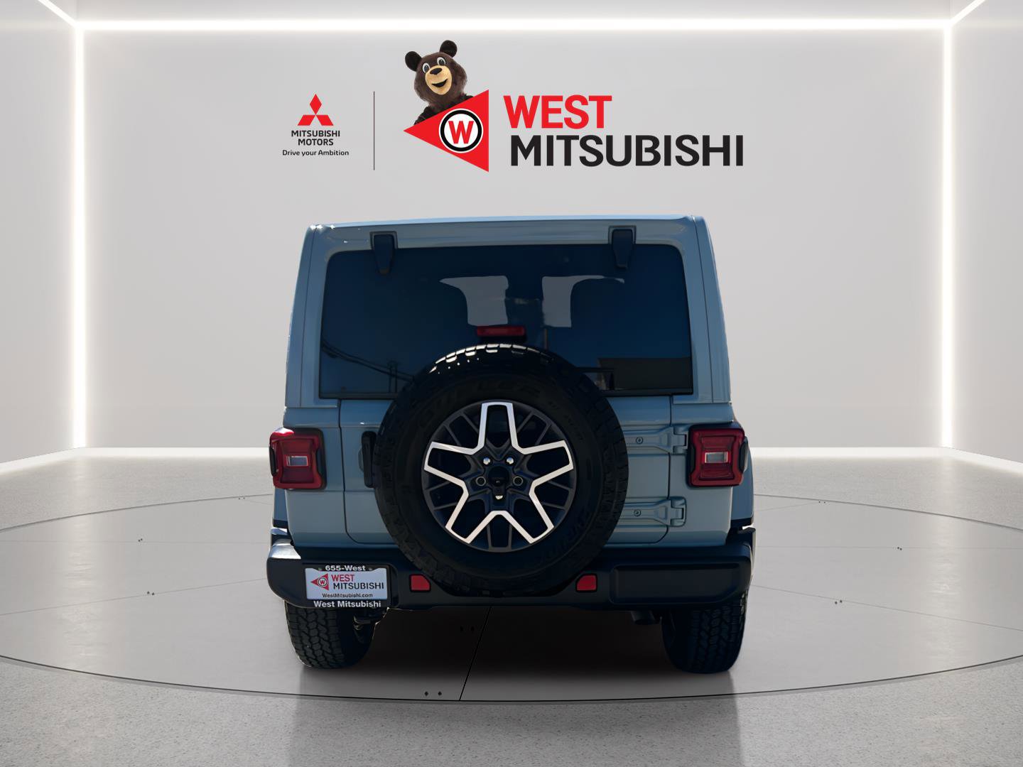 Used 2024 Jeep Wrangler Sahara image 5