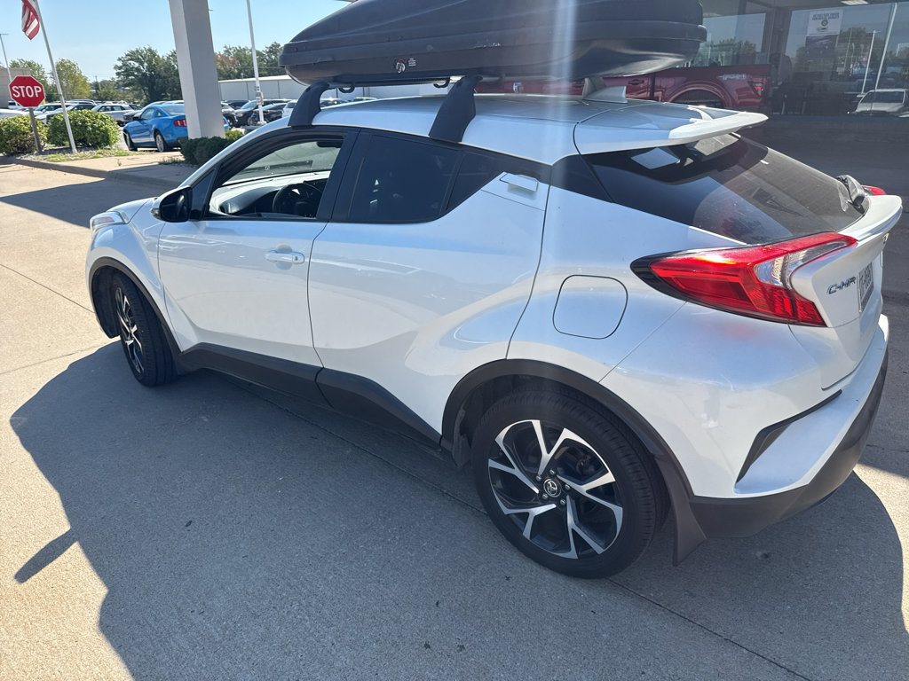 Used 2018 Toyota C-HR XLE FWD image 6
