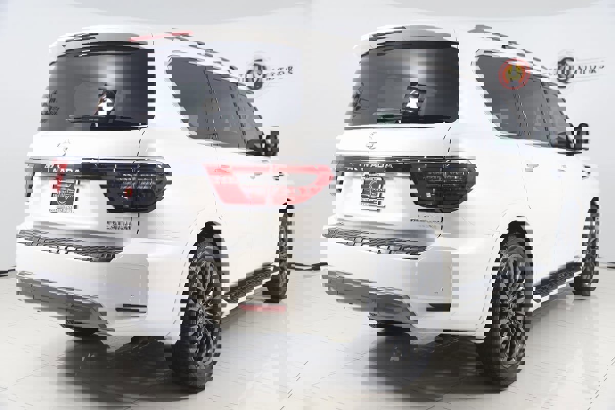 Used 2024 Nissan Armada Platinum w/ Captain's Chairs Package image 2