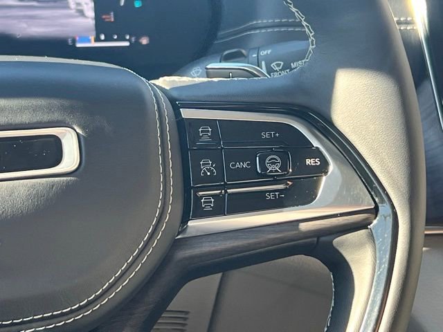 Used 2022 Jeep Grand Cherokee Overland w/ Advanced Protech Group III image 22