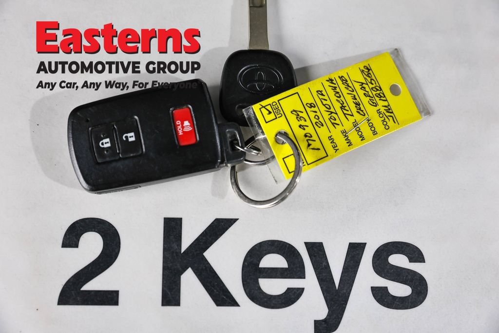 Used 2018 Toyota Tacoma TRD Sport AWD/4WD image 28