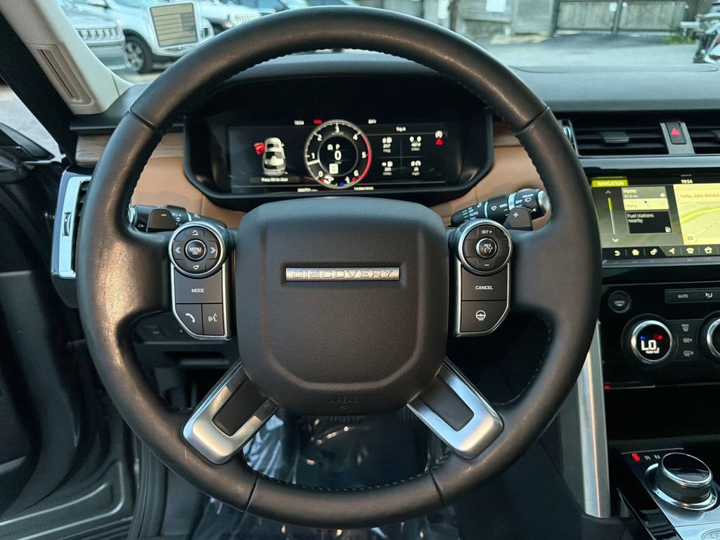 Used 2018 Land Rover Discovery HSE Luxury AWD/4WD image 30