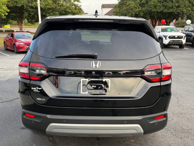 Used 2025 Honda Pilot EX-L image 4