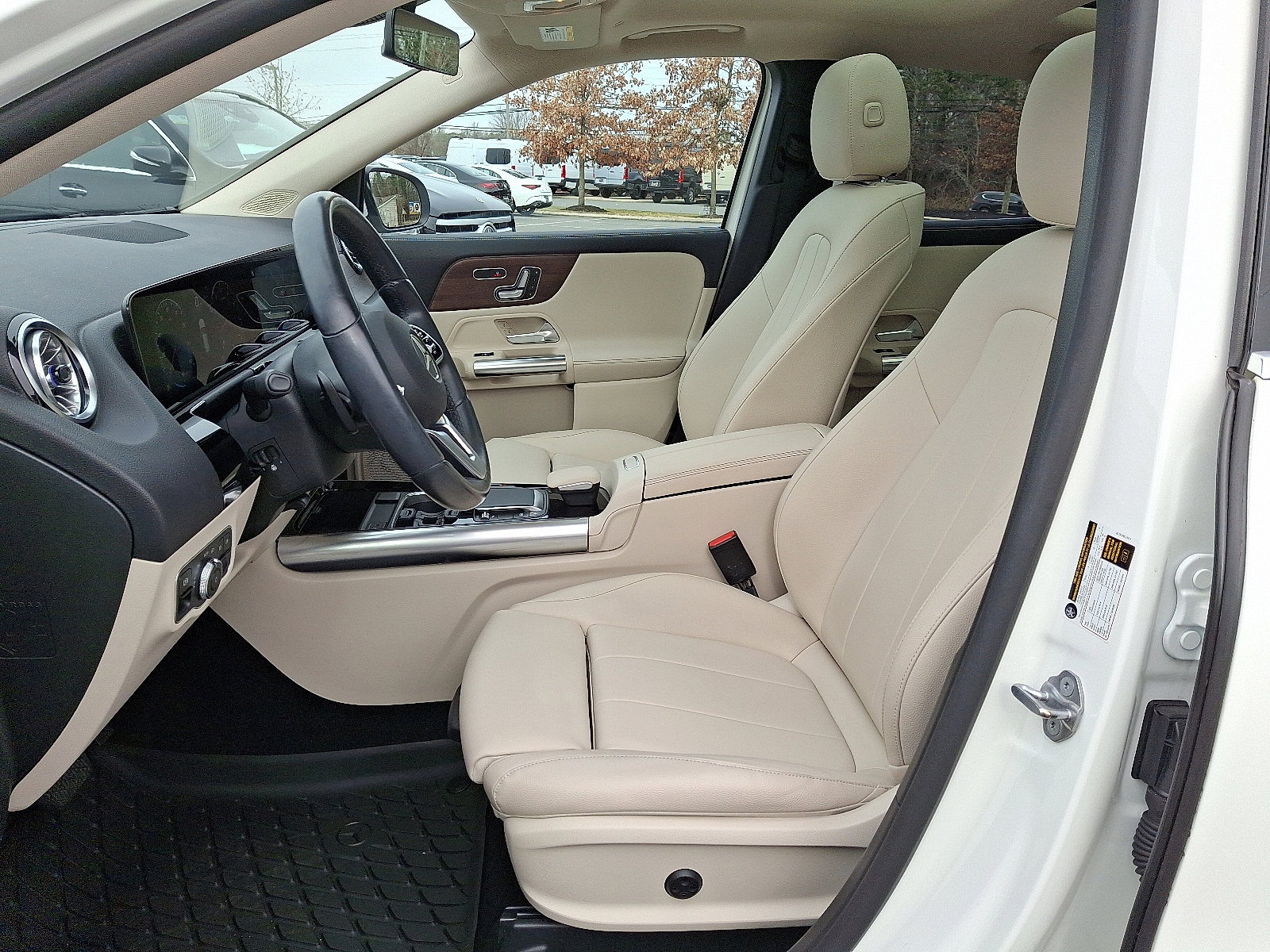 Used 2022 Mercedes-Benz GLA 250 4MATIC image 13