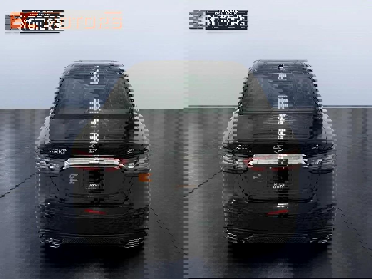 Used 2023 Nissan Maxima SL image 5