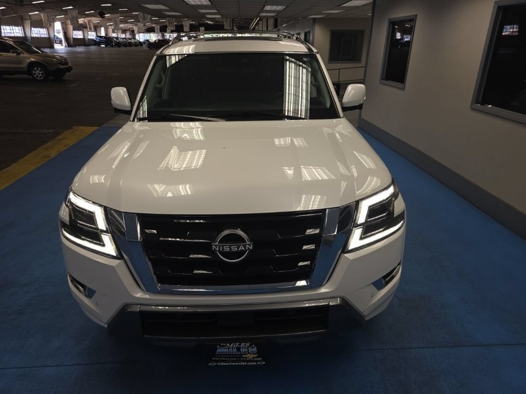 Used 2023 Nissan Armada SL w/ Captain's Chairs Package AWD/4WD image 9