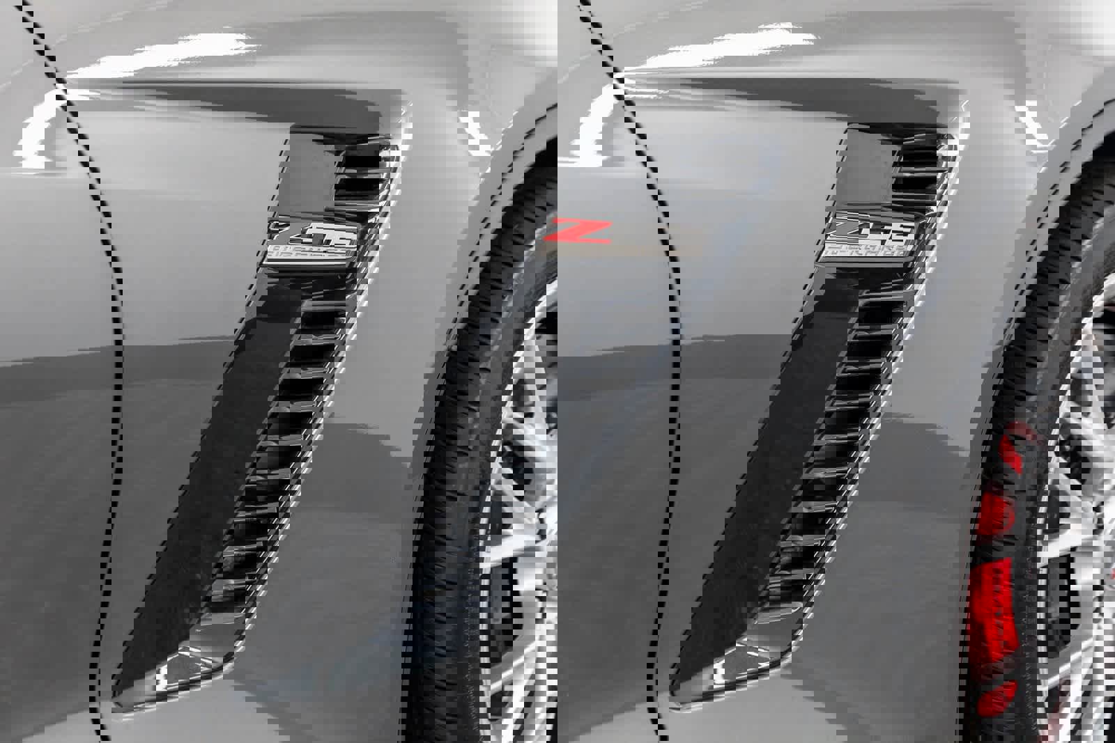 Used 2015 Chevrolet Corvette Z06 w/ 3LZ Preferred Equipment Group image 7