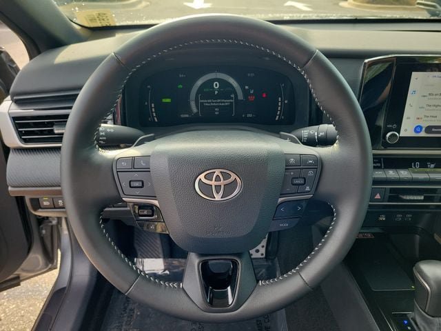 Used 2025 Toyota Camry SE FWD image 19