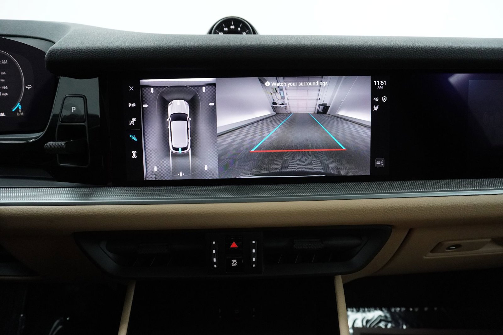 Certified 2025 Porsche Cayenne AWD/4WD image 26