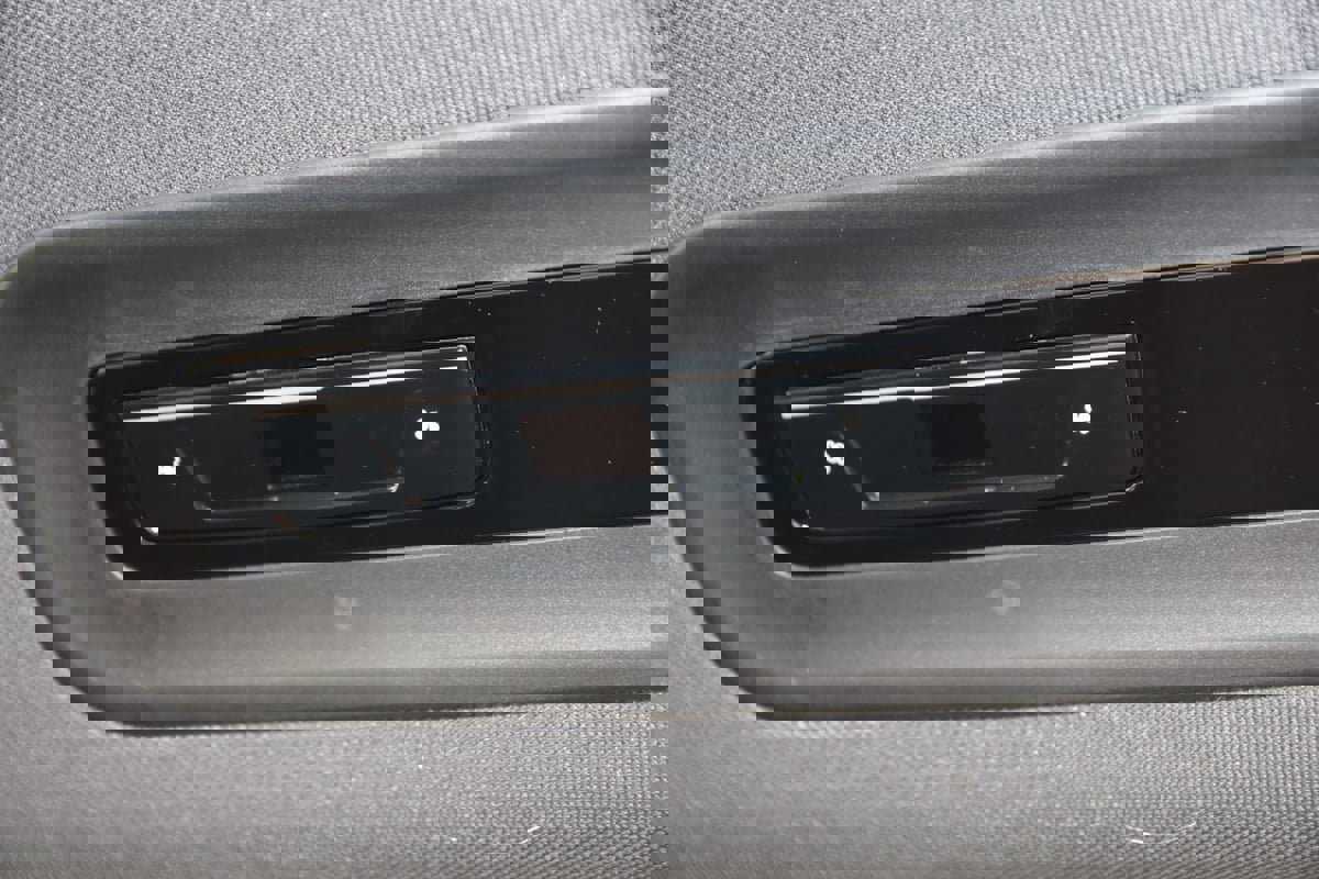 Used 2025 Volkswagen ID. Buzz Pro S image 37