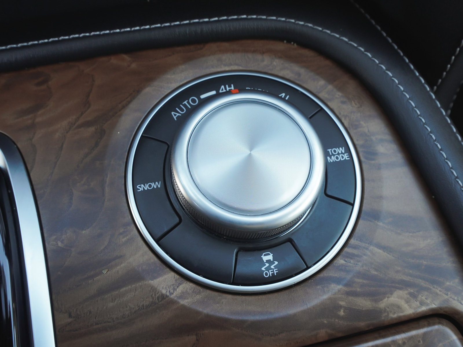 Used 2024 Nissan Armada SL w/ Cargo Package image 28